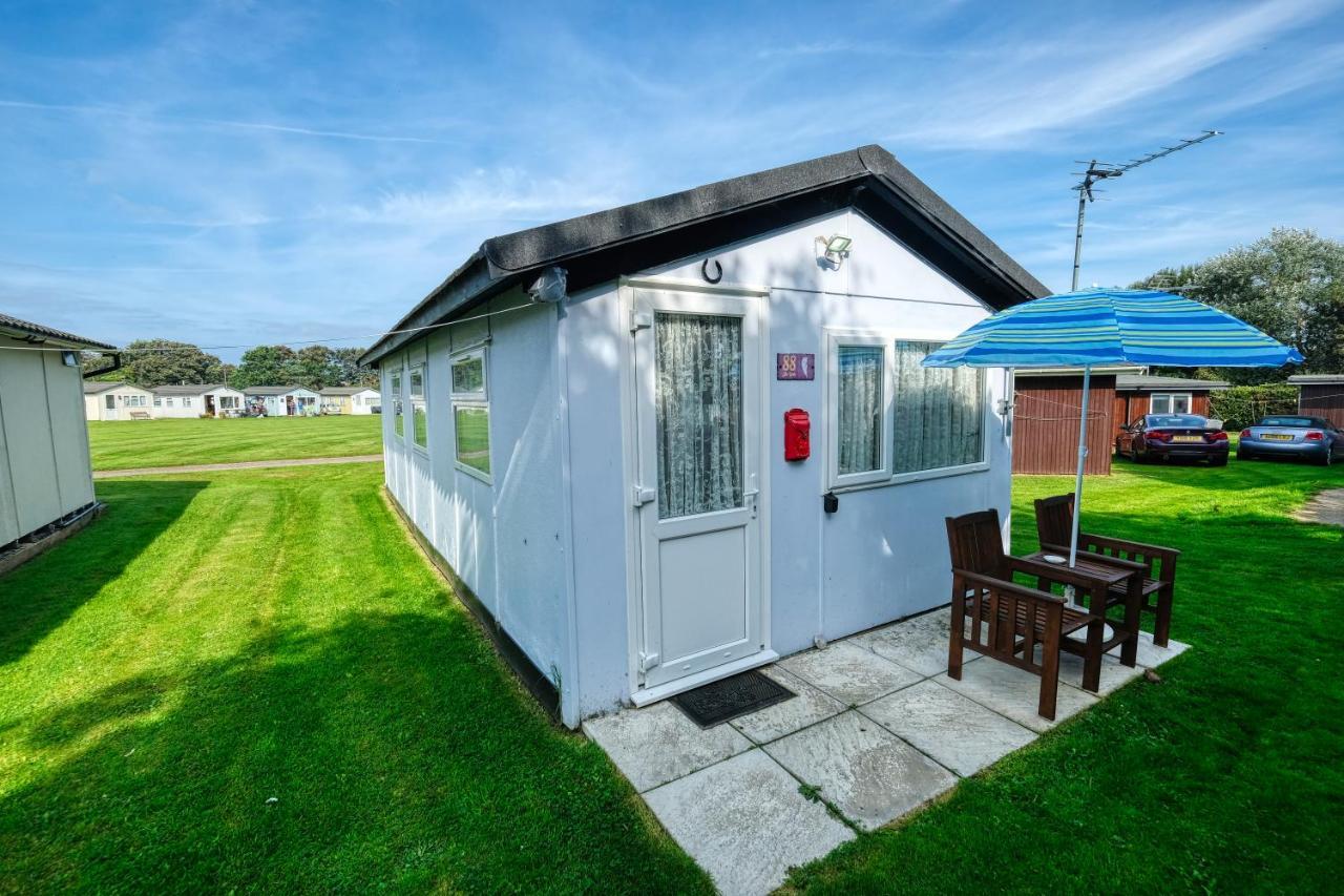 Two Hoots Chalet Mundesley Bagian luar foto