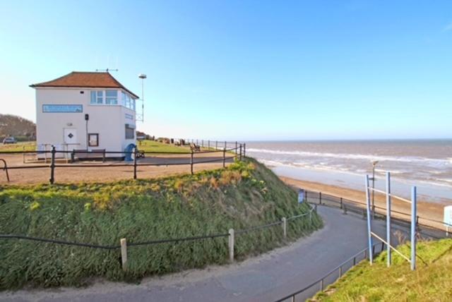 Two Hoots Chalet Mundesley Bagian luar foto